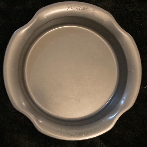 Pyrex deep dish pie pans, set of 2 - Picture 2 of 6